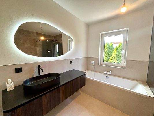 Wanne mit Waschtisch