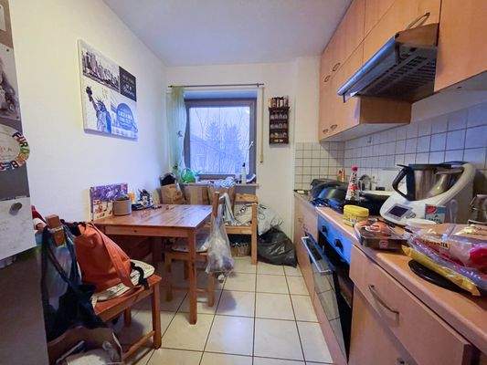 Einbauküche mit Essplatz