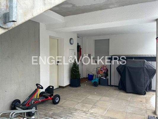 Fahrradstellplatz / Kellerzugang