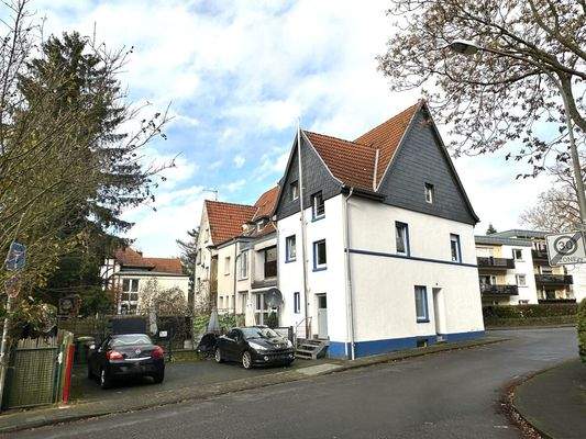 Wohnhaus mit 3 Mieteinheiten und  PKW-Stellplätzen in Bad Honnef