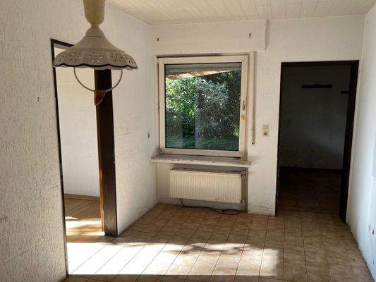 Küche mit Zugang z. Waschraum