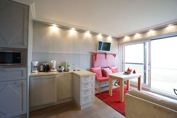 Stilvolle Küche mit Essplatz