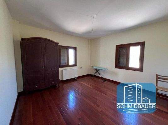 Kreta, Kapariana: Freistehendes Haus mit großem Garten am Ortsrand bei Mires