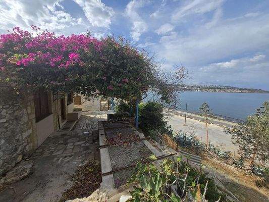 Kreta, Rethymno: Einfamilienhaus zum Verkauf unter dem Schloss von Fortezza