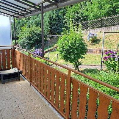 Balkon mit Garten- u. Waldblick