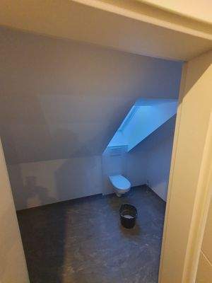 Badezimmer mit Dachschräge