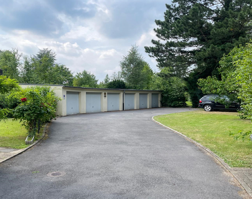 Garagen u. Kfz.-Stellplätze