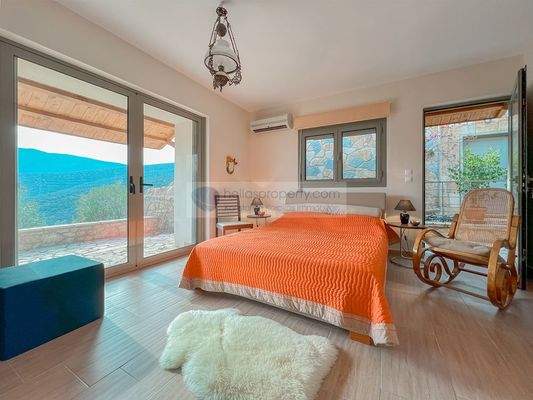 8bc9f7df41b94821a8706224ee70bcef-original