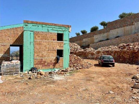 Kreta, Plaka Elounda: Unfertige Villa mit Pool und Meerblick