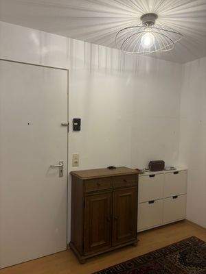 Eingangsbereich mit Kommode