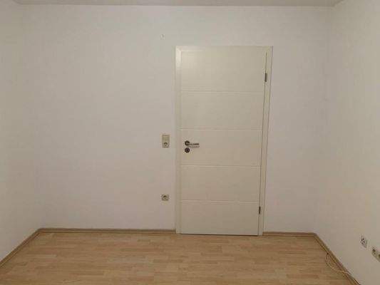 UG Kinderzimmer zur Terrasse ohne Tür