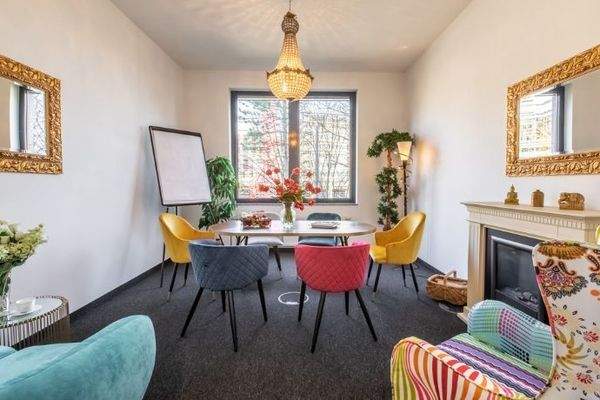 Unser Prachtstück: Kaminzimmer/Huddle Room 