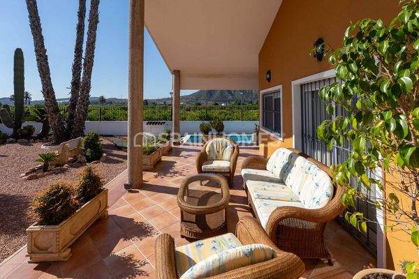 Spacious Villa with Pool and Parking in Orihuela Centro