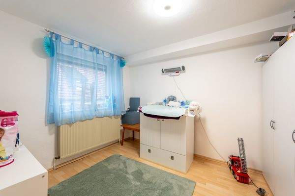 Vorderhaus Ankleide oder Kinderzimmer