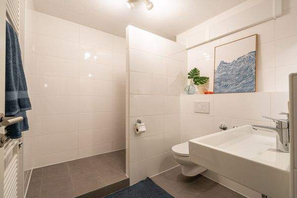 Großzügiges, hochmodernes Bad