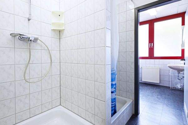 Dusche und Sozialraum