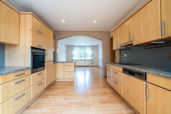 Küche mit Essbereich