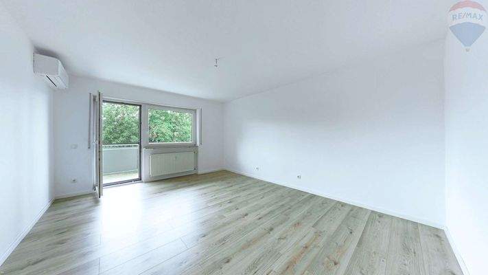 Schlafzimmer__Arbeitszimmer_mit_Balkon