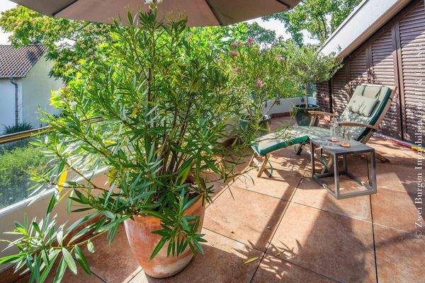 großer Sonnenbalkon