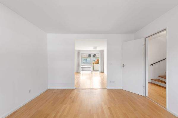 Großzügiges Schlafzimmer