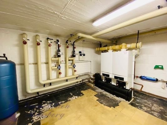Heizungsanlage für alle drei Häuser