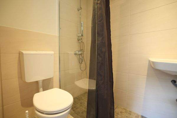 Separates Gäste-/Vermietungszimmer mit Duschbad