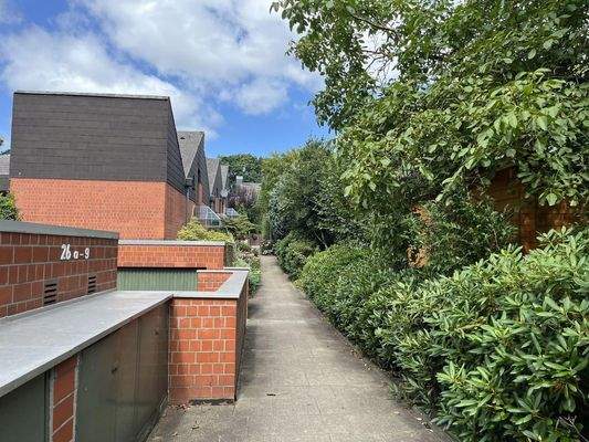 Zugang von der Strasse