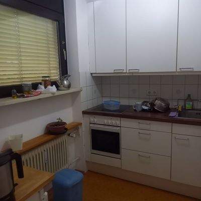 Separate Küche mit Fenster