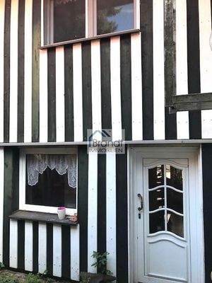 Nebengebäude, Hintereingang