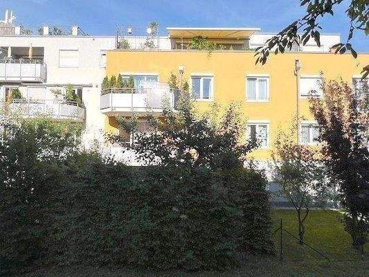 Balkonseite der Wohnung