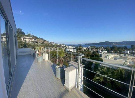 Furnished Flat with a Sea-View Terrace in Bodrum Türkbükü
