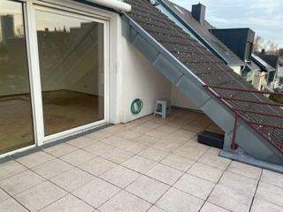 Terrasse mit Unterstellungsmöglichkeiten