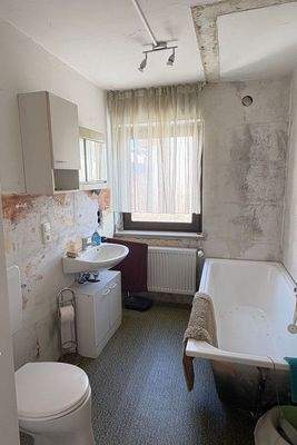 teilsaniertes Bad (OG)