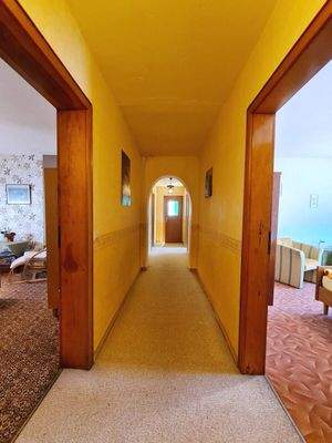 Flur 1. OG (Gästebereich)