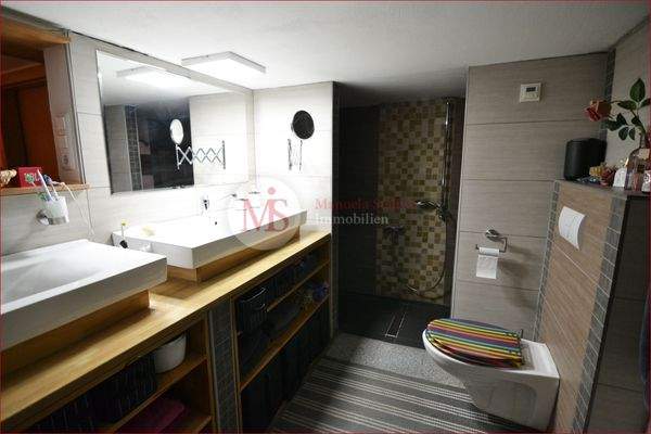 Badezimmer im UG.JPG