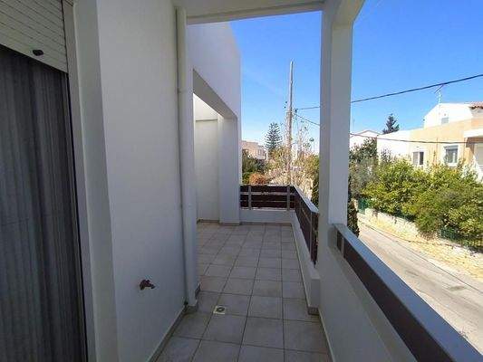 Kreta, Atsipopoulo: Geräumige 2-stöckige Villa in einem ruhigen Dorf in der Nähe des Meeres zu verkaufen