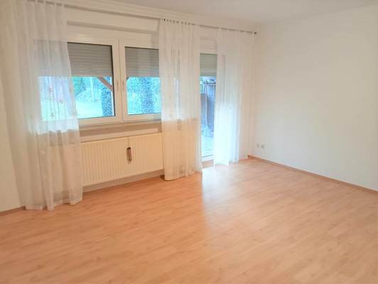 Wohnzimmer + überdachte Terrasse.PNG