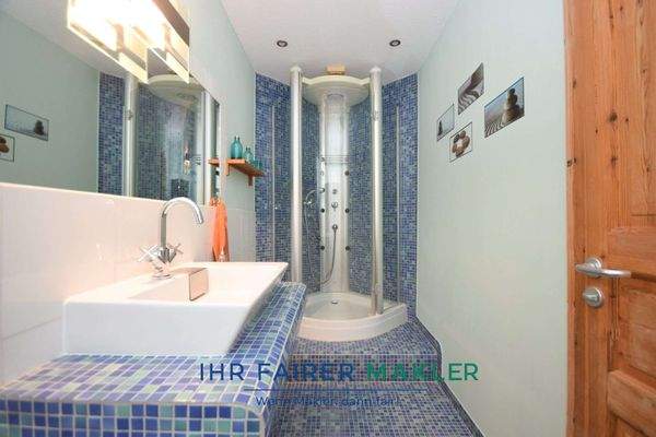 Badezimmer Dachgeschoss _