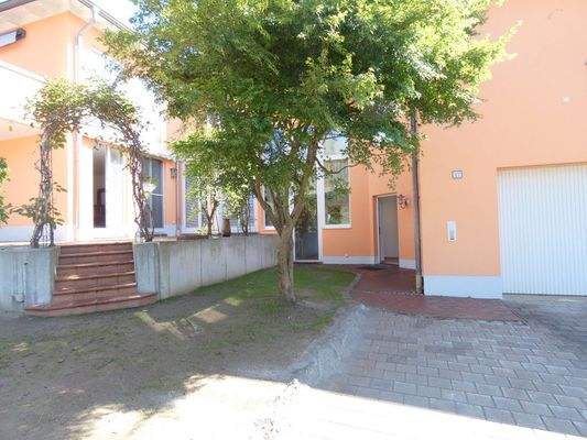 Terrasse mit Hauseingang