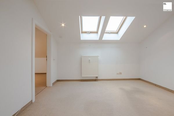 Schlafzimmer 2 mit Zugang zum Ankleideraum