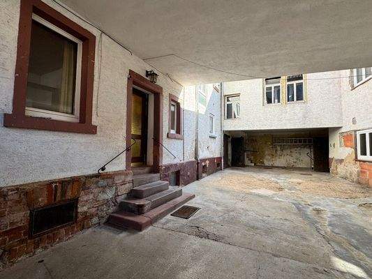 Innenhof | Blick vom Hoftor