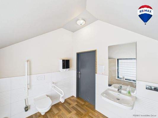 RE/MAX Immobilien DeLux Kelterhaus Gaststätte am Schloss Ayl