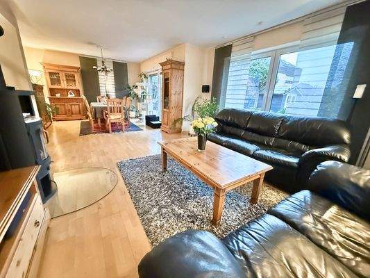 Wohnzimmer und Essbereich