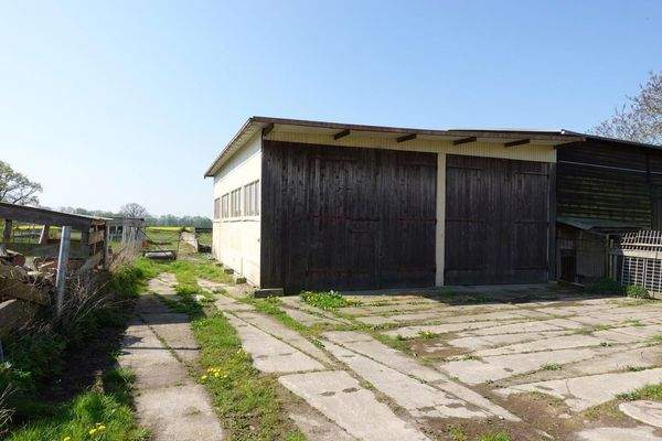 Große Werkstatthalle