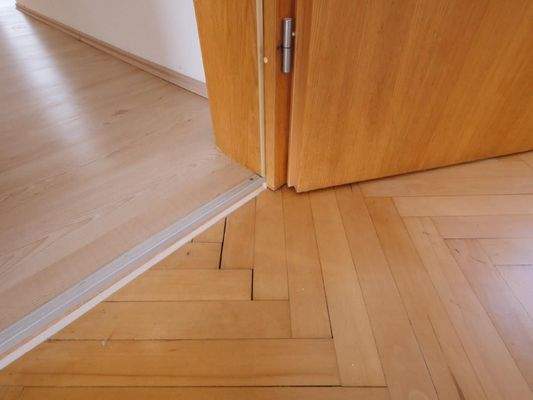  LAMINAT / massives Buchen-PARKETT