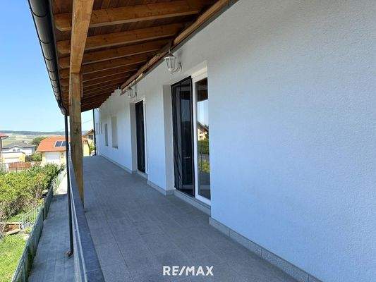 Vom Schlafzimmer direkt auf den Balkon