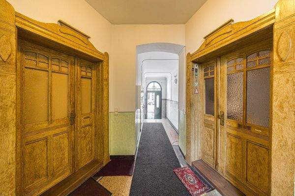 Leipzig - Sellerhausen-Stünz | Flur Blick zum Hauseingang