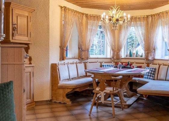 Großzügiges Wohnhaus mit Garten, Wintergarten & PV – ruhig gelegenes Raumwunder