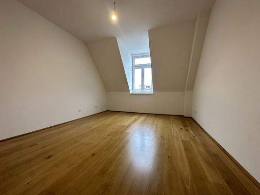 20251211_124340192_iOS