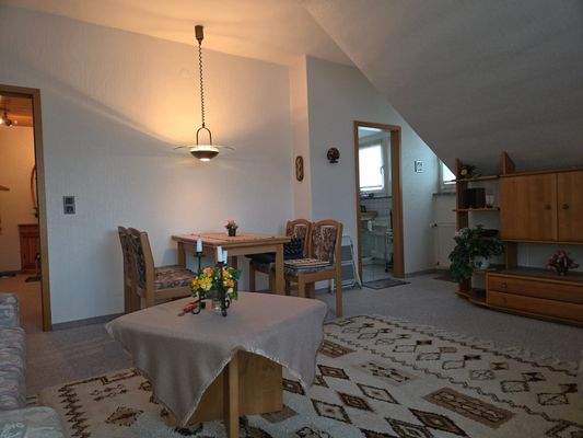 Wohnzimmer mit Essplatz